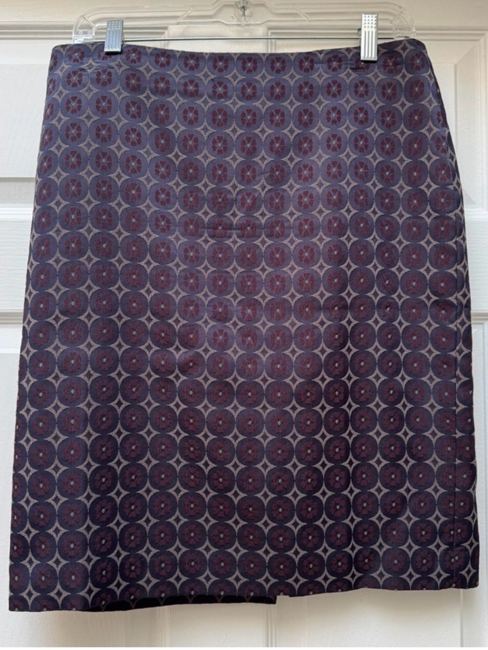 Ann Taylor Patterned Pencil Skirt, size 8